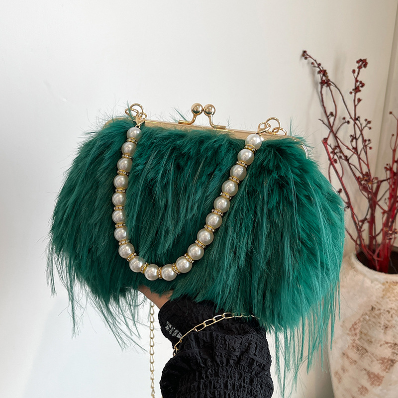 Exquisite furry plush bag messenger bag for women 2024 new autumn and winter plush bag pearl chain handbag_voghion.com