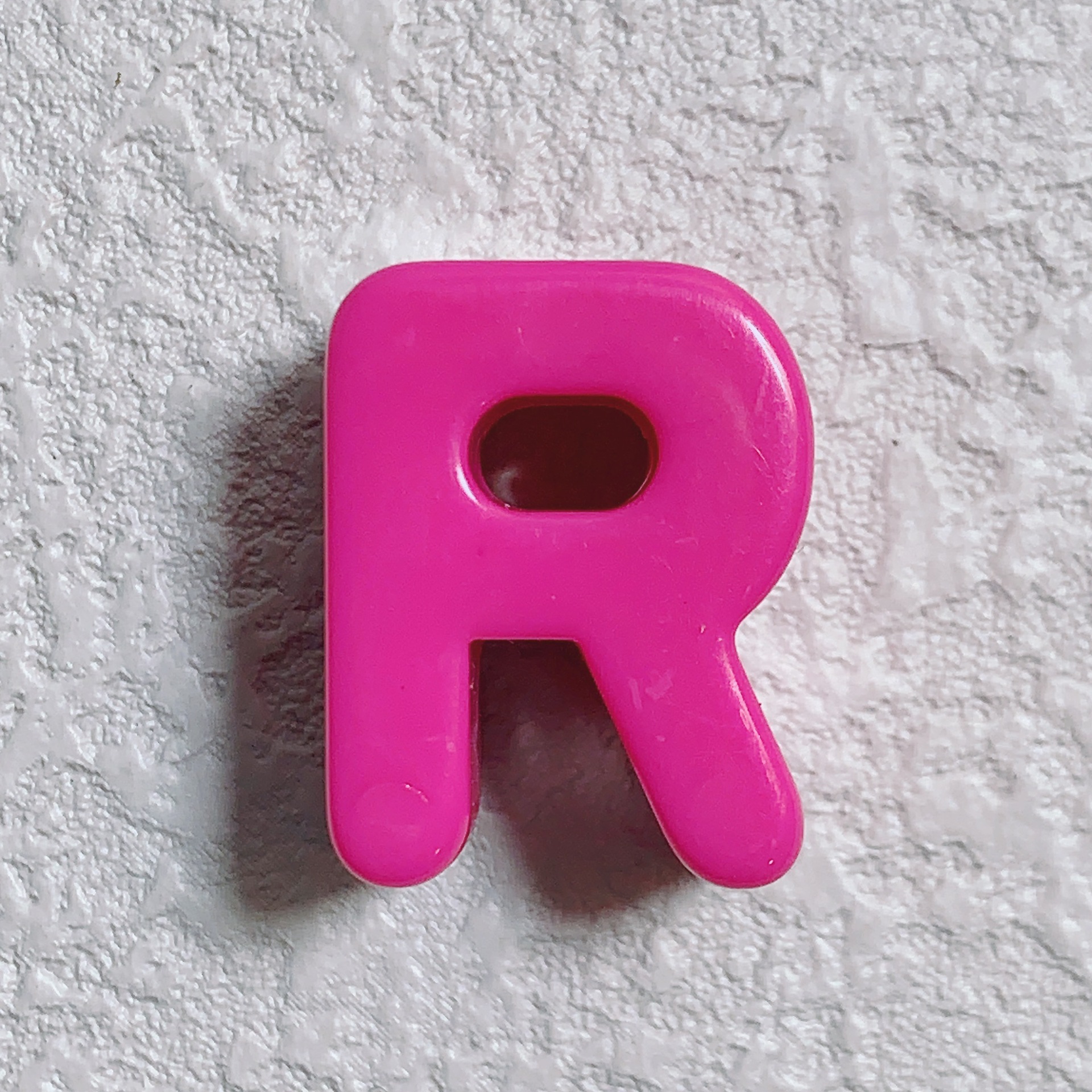 R (Rose Red)