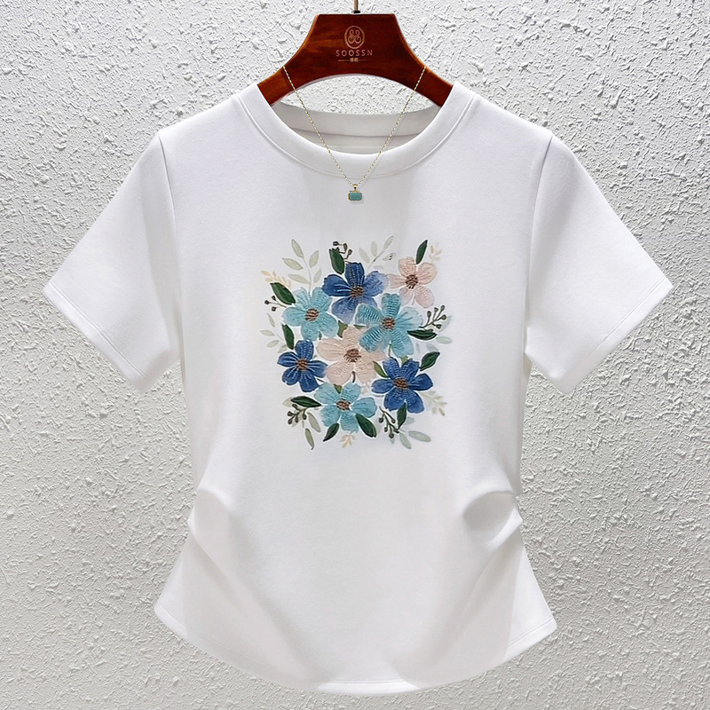White Round-Neck T-Shirt for Women, Short-Sleeve Cotton Top with Intricate Embroidery, Vintage Slim-Fit Design, Versatile, Summer 2026 White Round-Neck T-Shirt for Women, Short-Sleeve Cotton Top with Intricate Embroidery, Vintage Slim-Fit Design, Versatile, Summer 2026