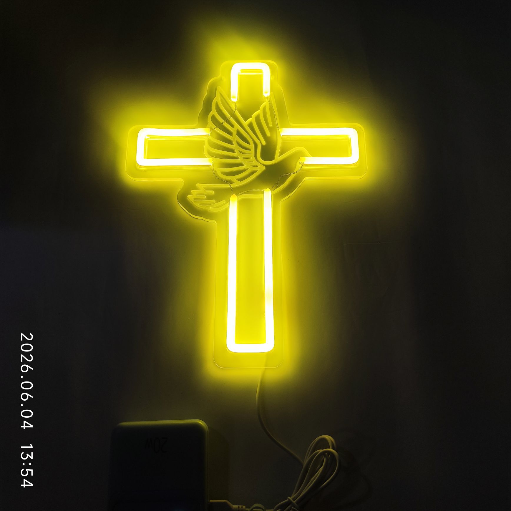 Luz de neón LED Luz de la cruz de la paloma de la paz Luz de la cruz de los deportes electrónicos Decoración de la atmósfera de la habitación Lámpara de acrílico Cartelera