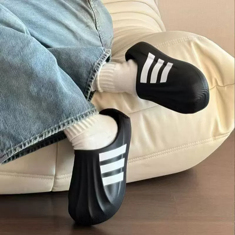 Износостойкие сабо с закрытым носком, нескользящие и устойчивые к запаху летние сандалии 2024 года для пар, спортивные модные брендовые сандалии с закрытым носком.