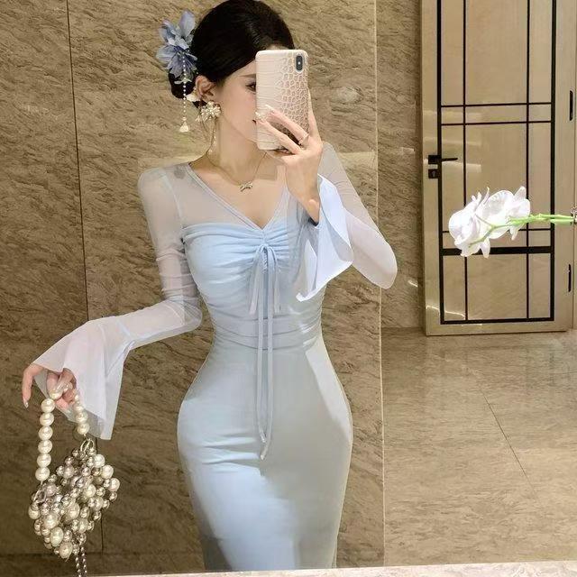 French-Style Spicy Girl Design V-Neck Pleated Waist-Cinching Flared Sleeve Dress for Women, 2026 Spring New High-End Long Dress French-Style Spicy Girl Design V-Neck Pleated Waist-Cinching Flared Sleeve Dress for Women, 2026 Spring New High-End Long Dress