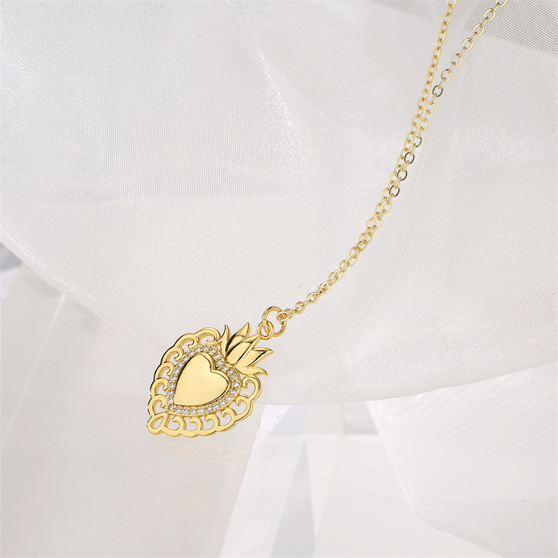 Copper Material Simple Style Heart Shape Copper Zircon Pendant Necklace In Bulk
