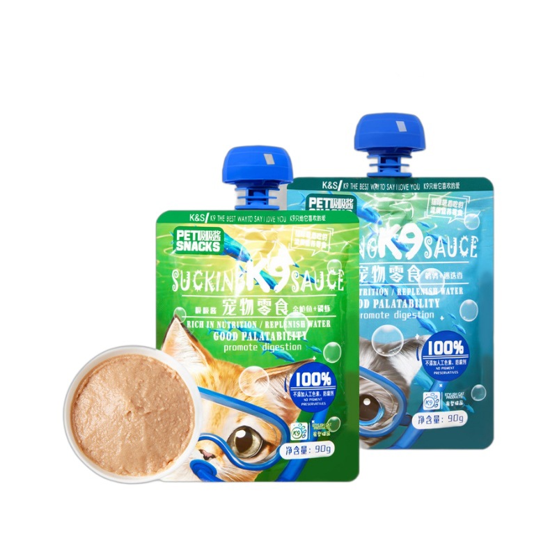 Aperitivos para gatos en bolsas de nutrición para gatos jóvenes