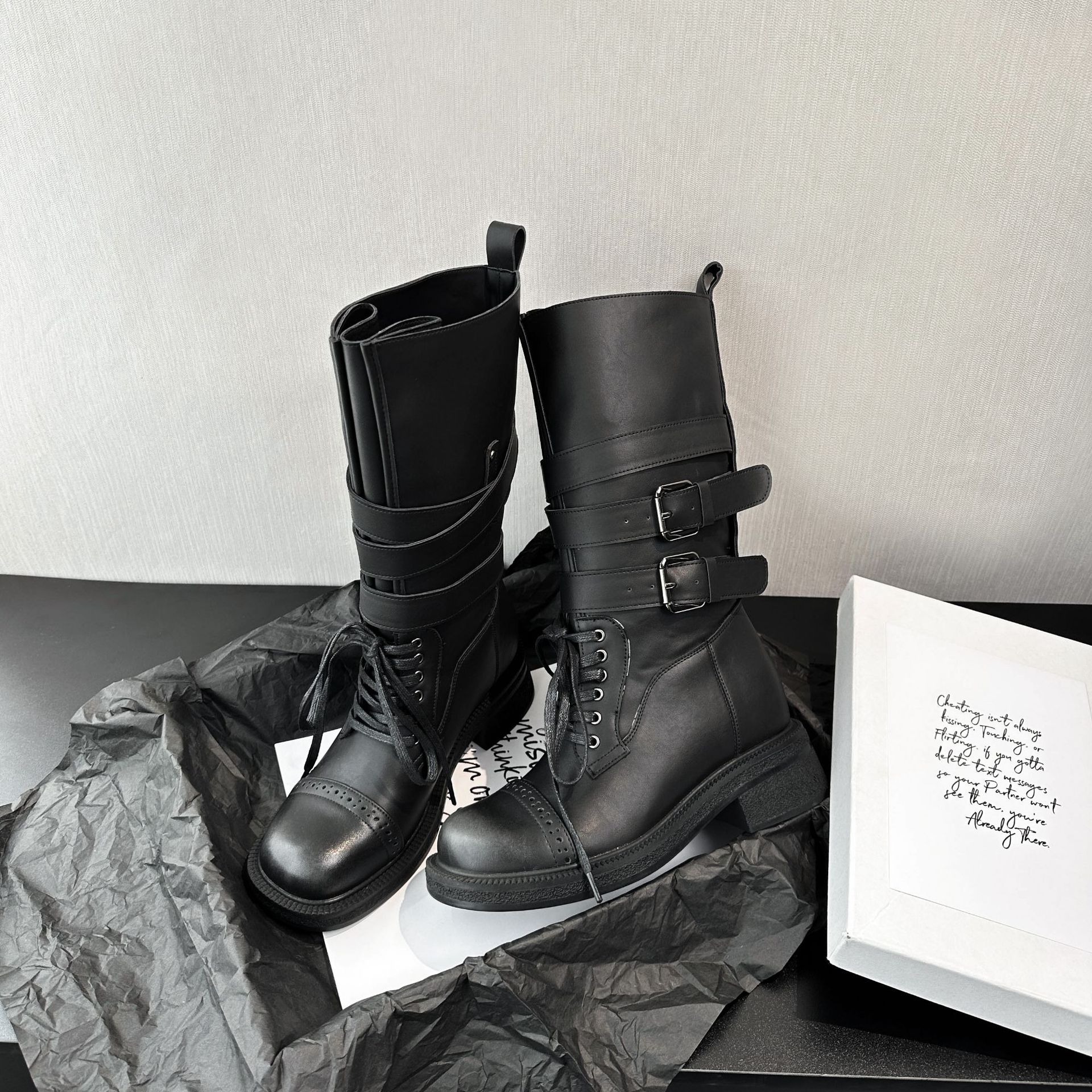 Botas Martin de Caña Media y Tacón Grueso para Mujer de 8 cm en Superfibra con Hebilla para Otoño e Invierno image 3