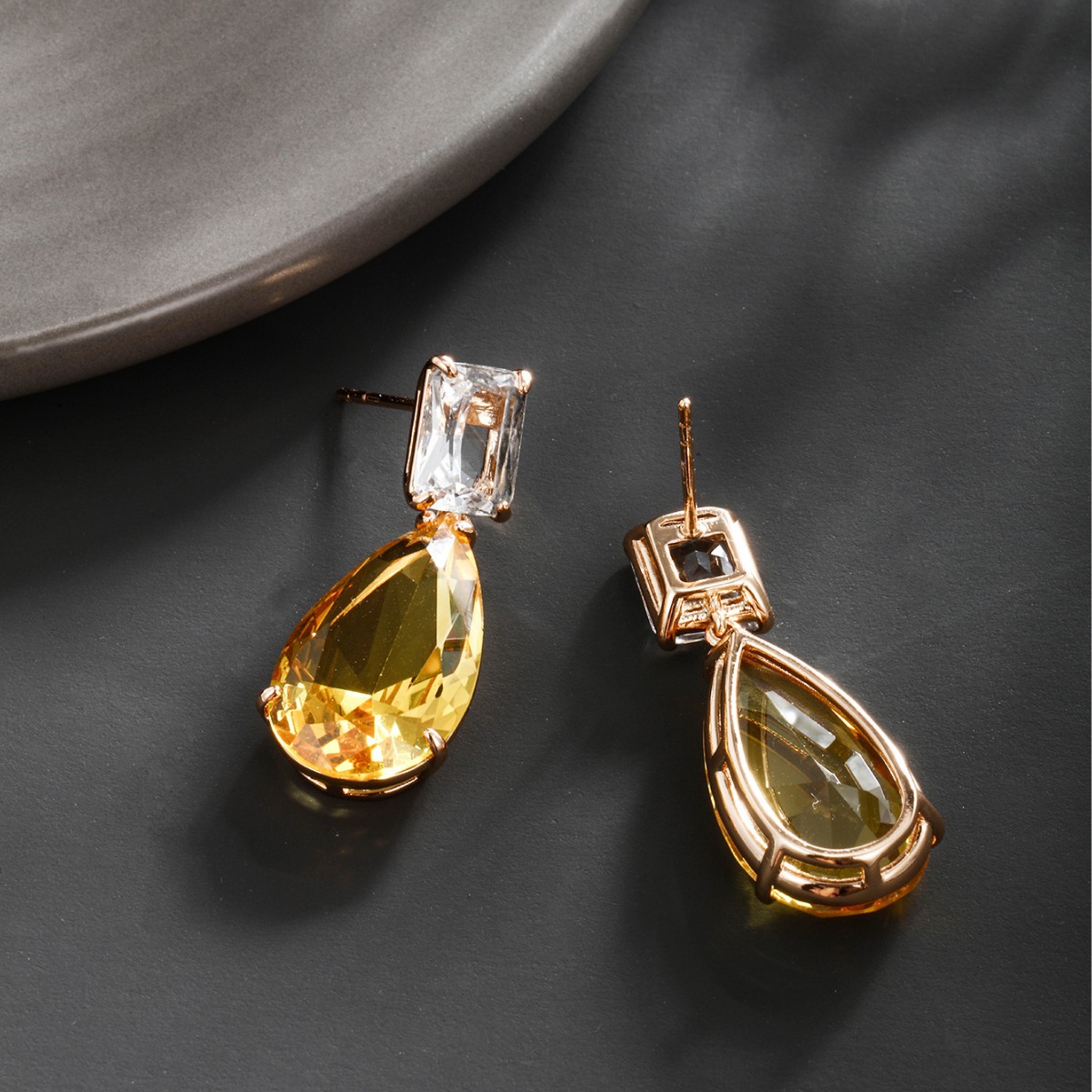 Serie xuping caibao joyas europeas y americanas pendientes de hielo a través de pendientes amarillas en forma de gotas de agua pendientes de alta costura pendientes largas