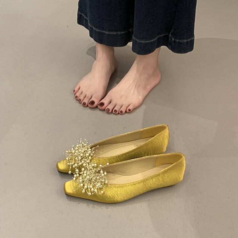 French-style 2026 Spring/Summer New Collection: Gorgeous granny shoes that pair well with skirts, comfortable for the feet, wedge-heel commuter shoes, elegant silver single shoes French-style 2026 Spring/Summer New Collection: Gorgeous granny shoes that pair well with skirts, comfortable for the feet, wedge-heel commuter shoes, elegant silver single shoes