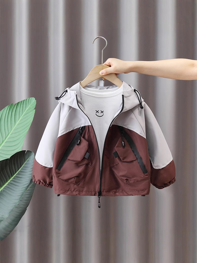 7602 cortavientos para niños chaqueta para niños 2025 nueva chaqueta con capucha de color en contraste chaqueta de primavera y otoño para bebés ropa para niños