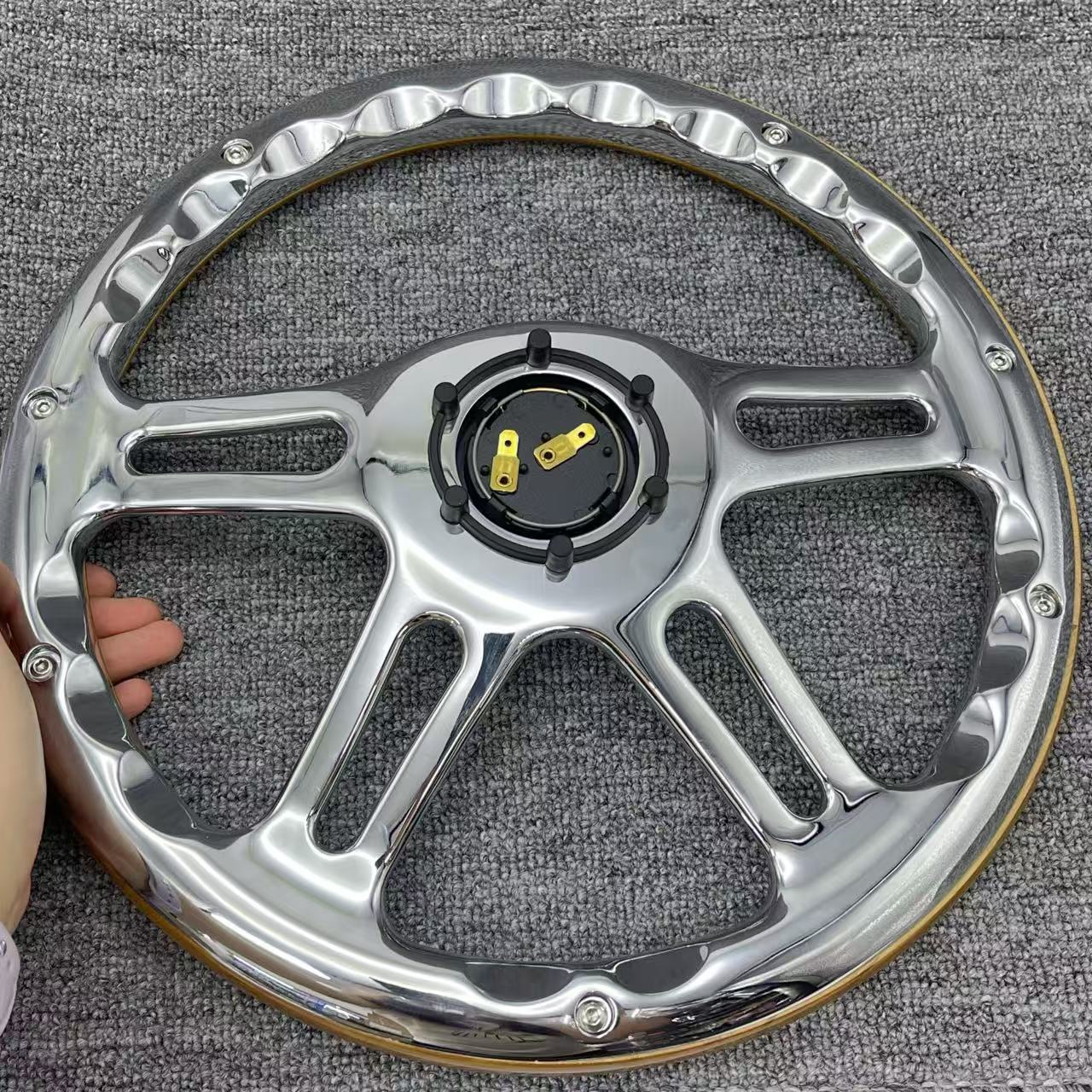 In-stock vintage racing steering wheel for car modification, suitable for Santana, Lada, Jetta, Beidouxing, Swift, solid wood 14inch