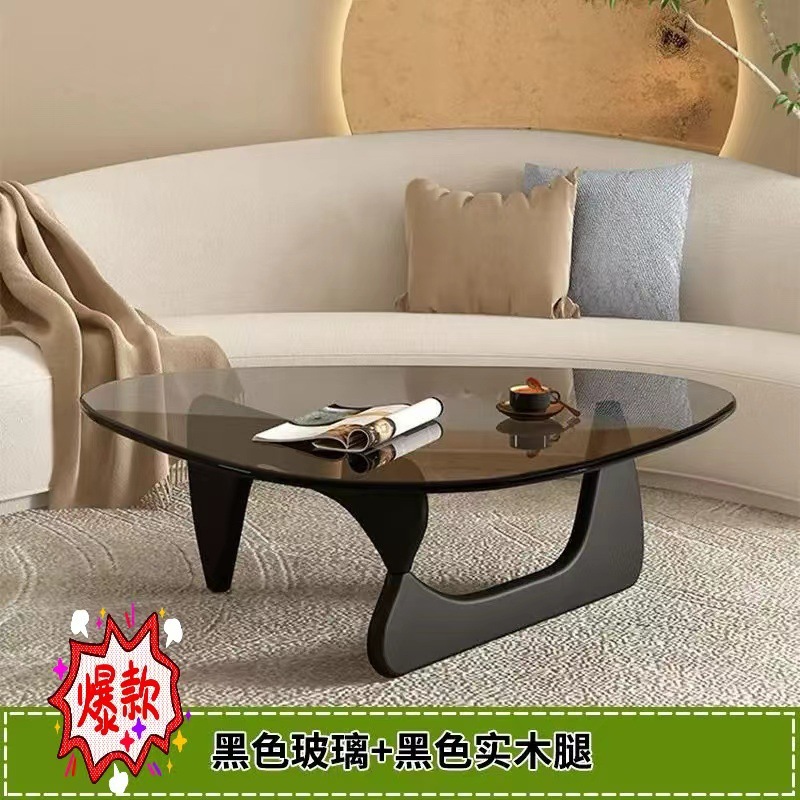 회색 유리 + 검은색 나무 다리