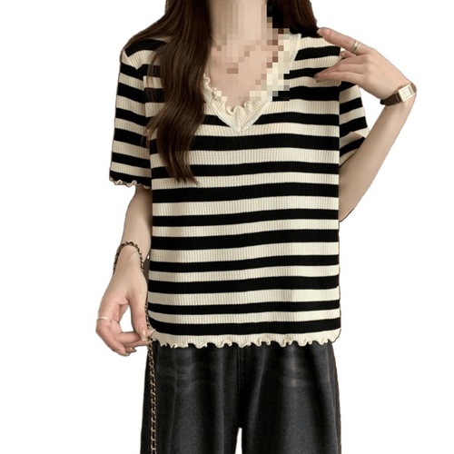 300-pound Plus-Size Women's Ruffled Striped V-Neck Short-Sleeve T-Shirt for Summer—Perfect for Covering the Belly, Flattering on Curvy Figures, and Easily Pairable with Any Outfit