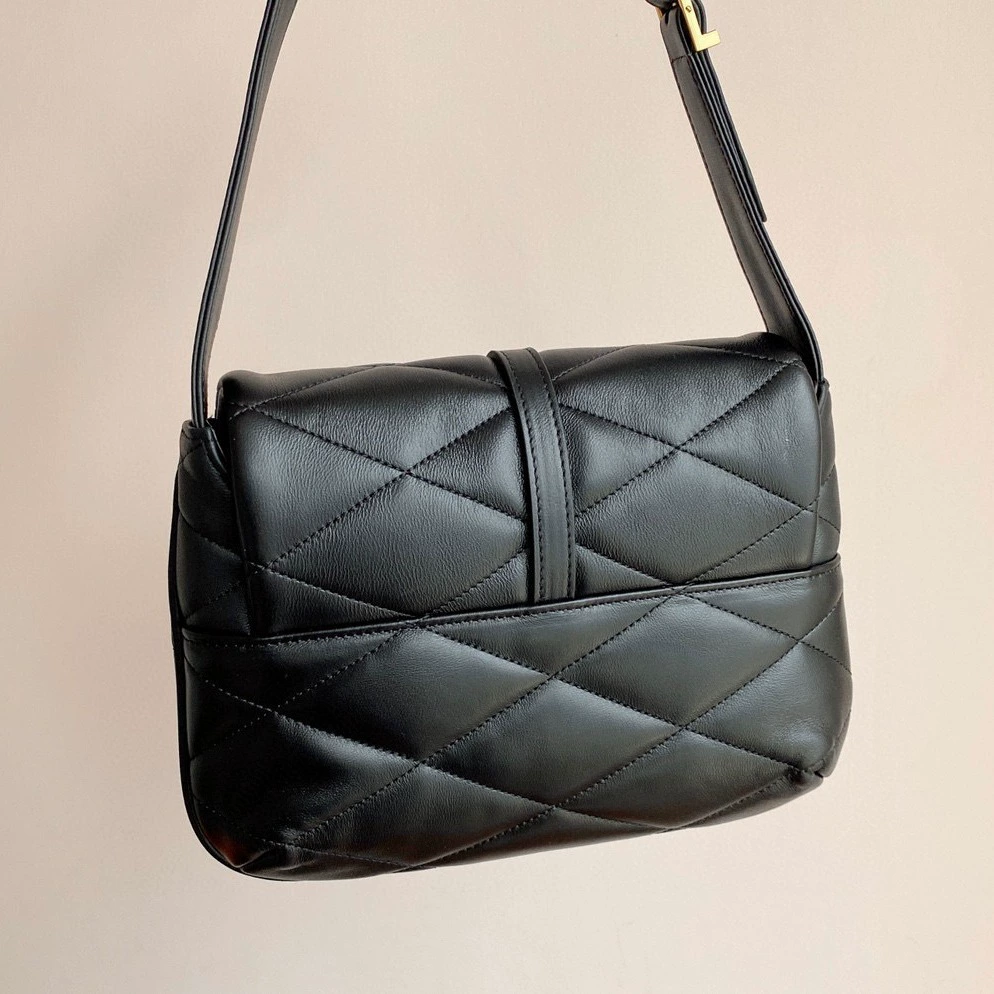Underarm bag with diamond pattern, one-shoulder bag, small bag, high-quality style