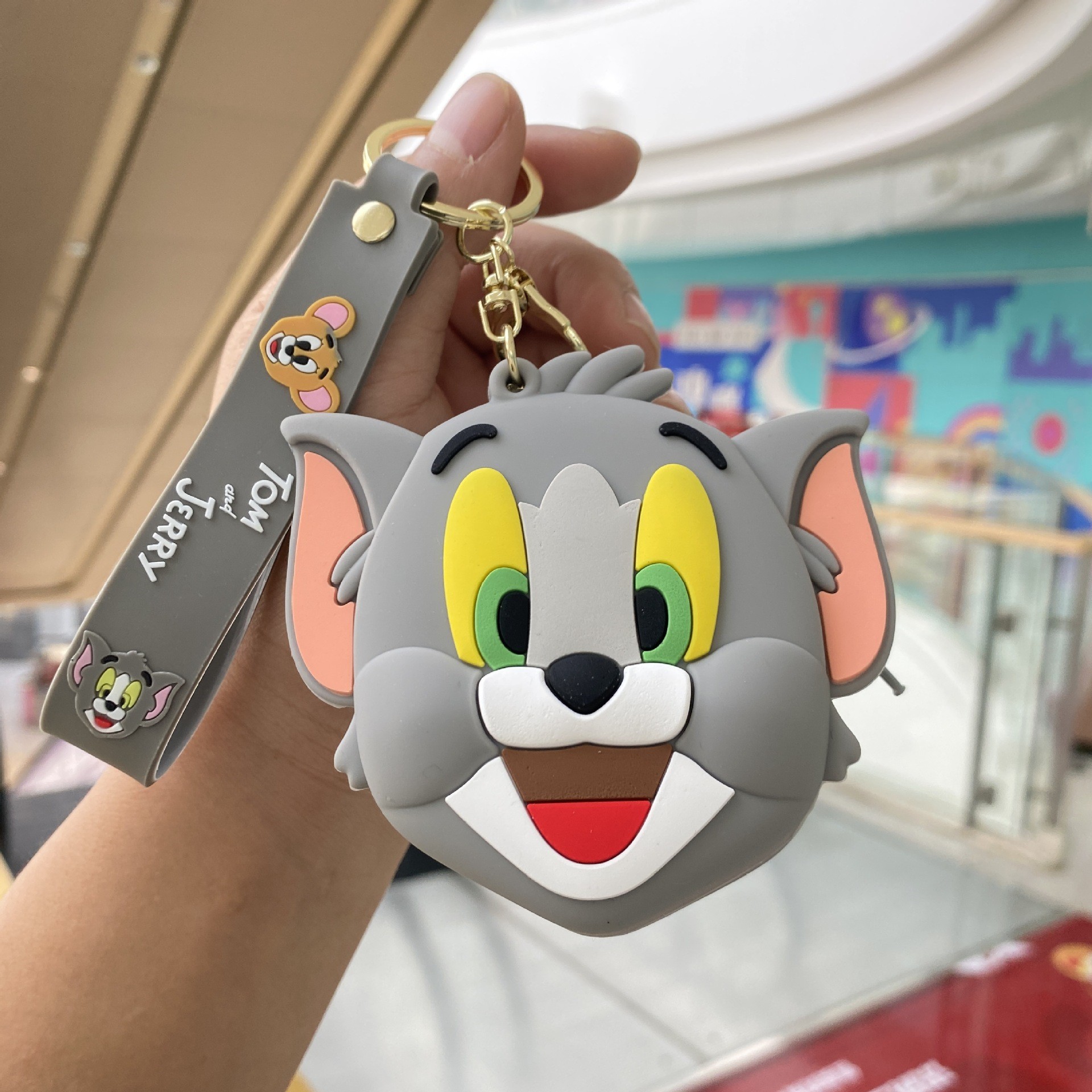 サンリオの小銭入れのキーホルダーが可愛いです。