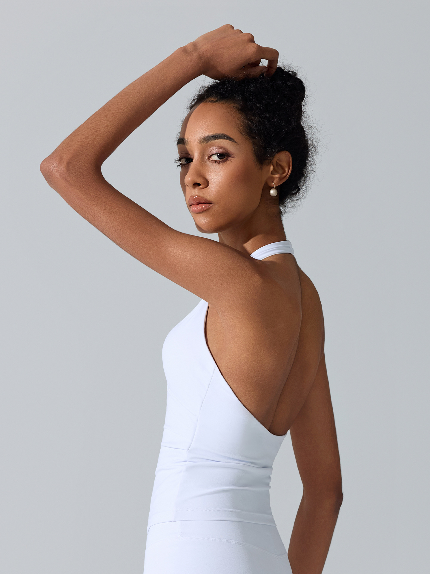 Nuevo cuello colgando ropa de yoga con cojín de pecho chaleco deportivo femenino a prueba de choque para correr ropa de entrenamiento de eslingas