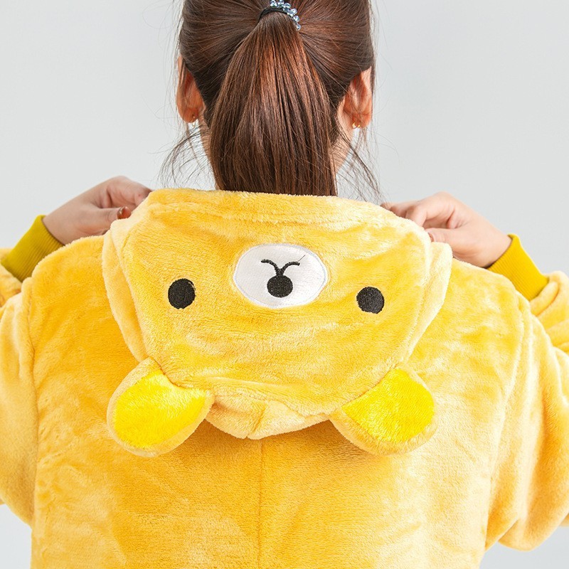 Transfronteriza de otoño e invierno de dibujos animados de animales pijamas de una pieza de franela engrosada versión higiénico kumamoto oso cálido homewear lote mixto