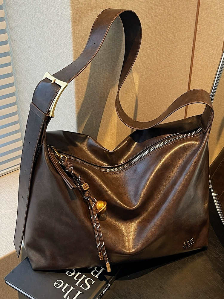 (Cross-border trading), capacious winter retro shoulder bag one shoulder