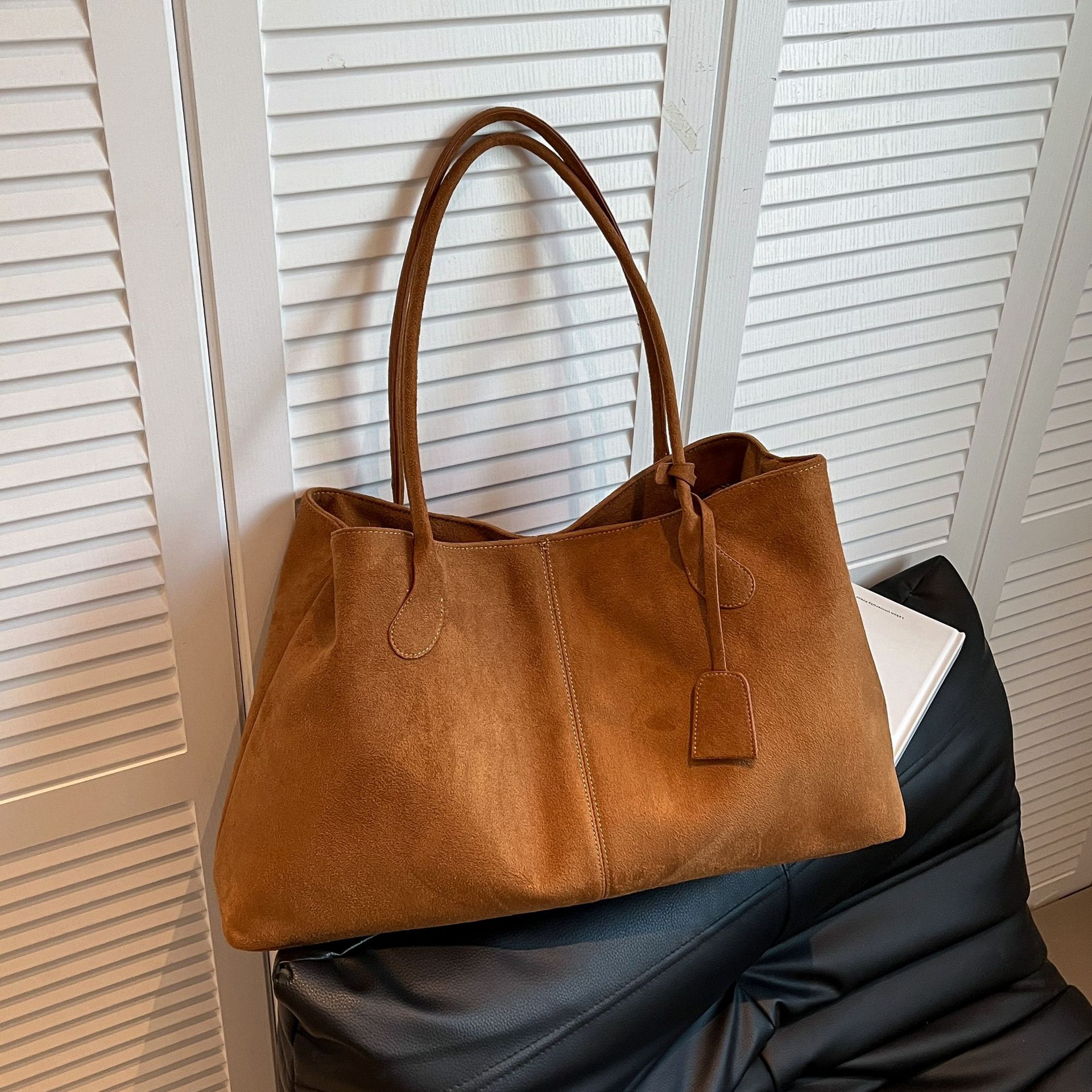 新款时尚百搭绒面托特包小众设计通勤单肩腋下包洋气高级感慵懒包