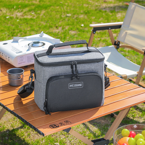 2025 New Model Insulated Handbag with Large Capacity Portable Waterproof Lunch Bag for Outdoor Camping and Picnics