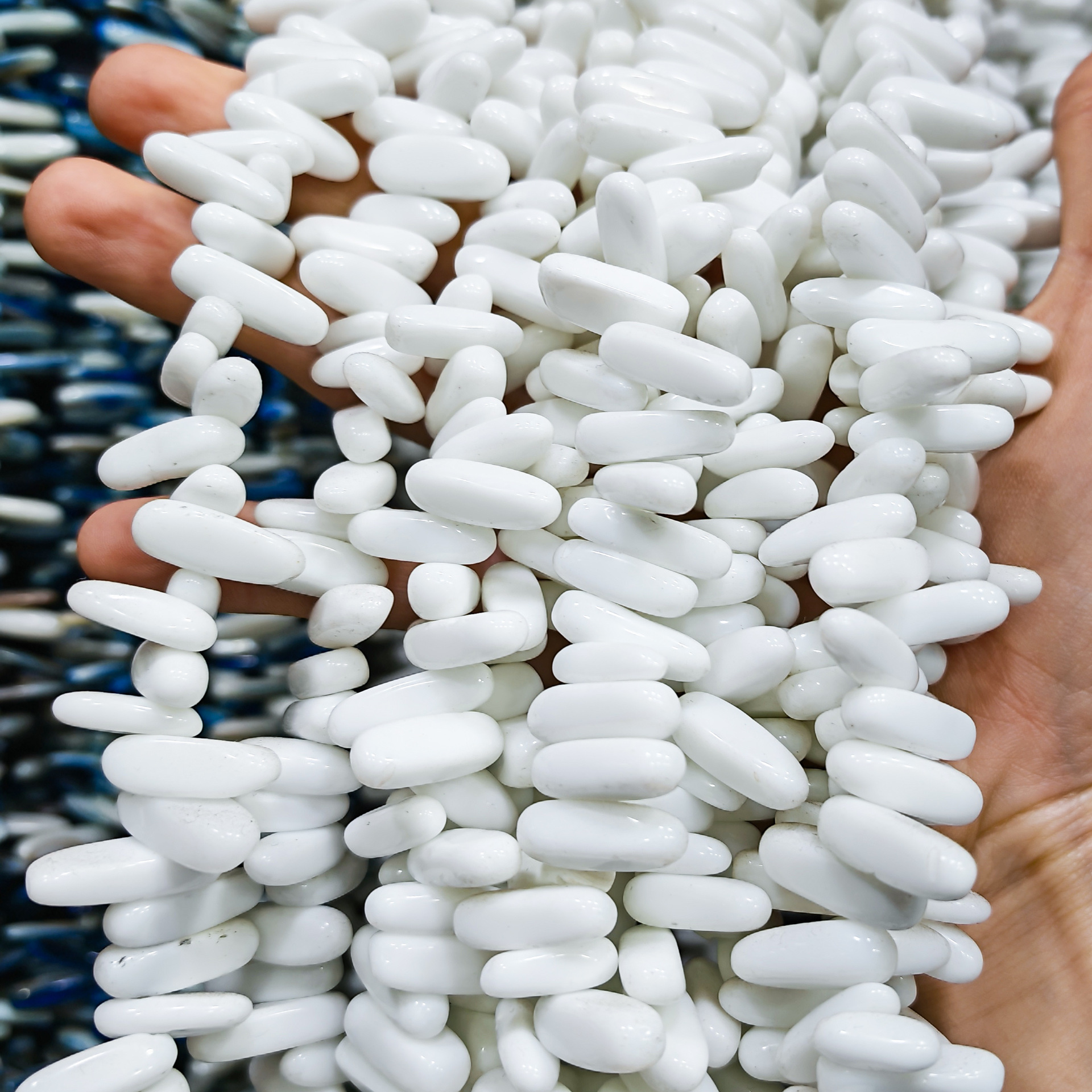 Piedra natural cristal natural piedra triturada sin forma tres o siete cabezas cuentas sueltas productos semiacabados joyas de bricolaje accesorios de cuentas al por mayor