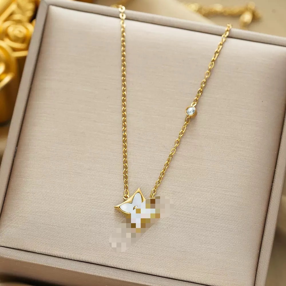 Golden square small design universal necklace