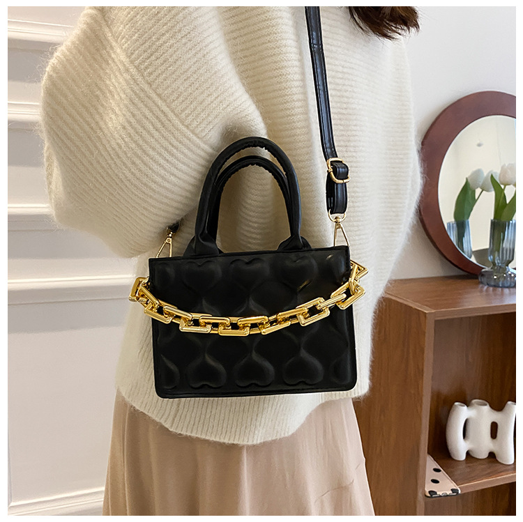 Autumn Fashion Trend Korean One-shoulder Messenger Embossing Square Bag display picture 11