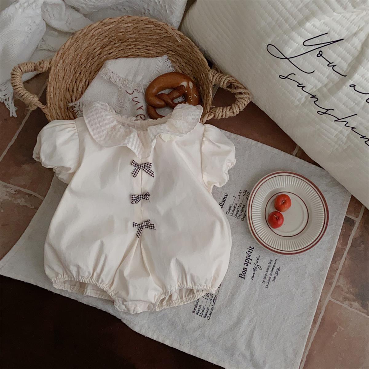 Ropa de bebé, bebé femenino, verano nuevo estilo, cuello de muñeca, una pieza, princesa linda, decoración de mariposa dulce, abrigo de pedo