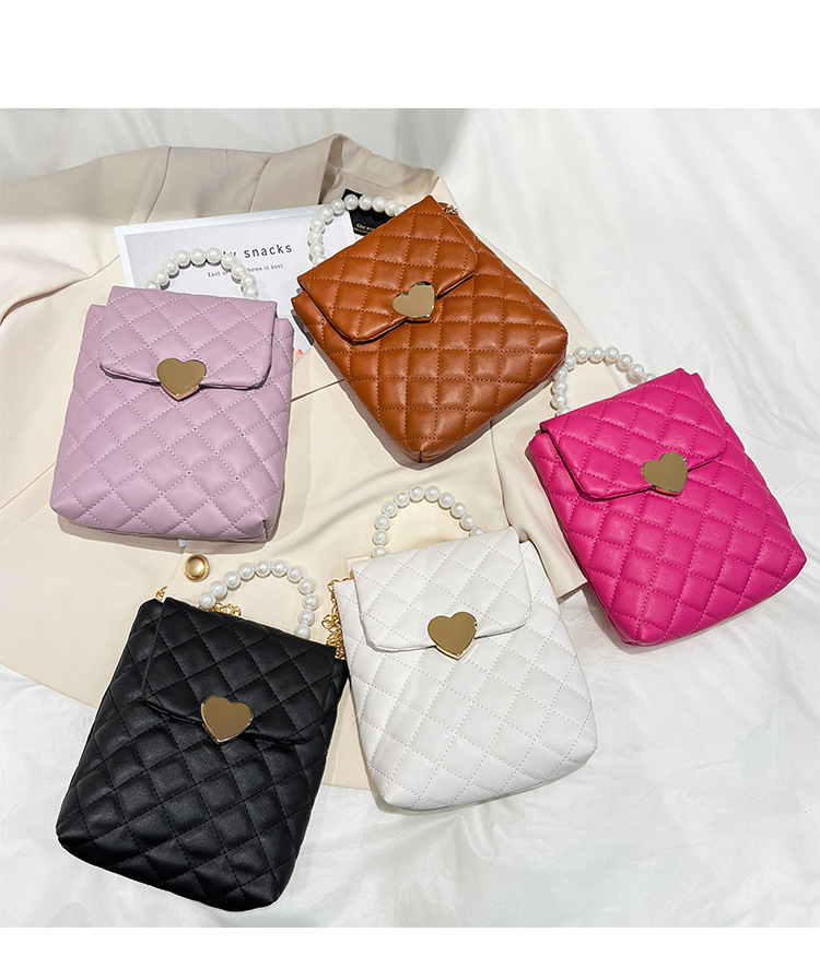 Women's Pu Leather Solid Color Basic Square Magnetic Buckle Shoulder Bag Crossbody Bag Chain Bag display picture 1