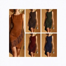 连衣裙;女式T恤;休闲裤