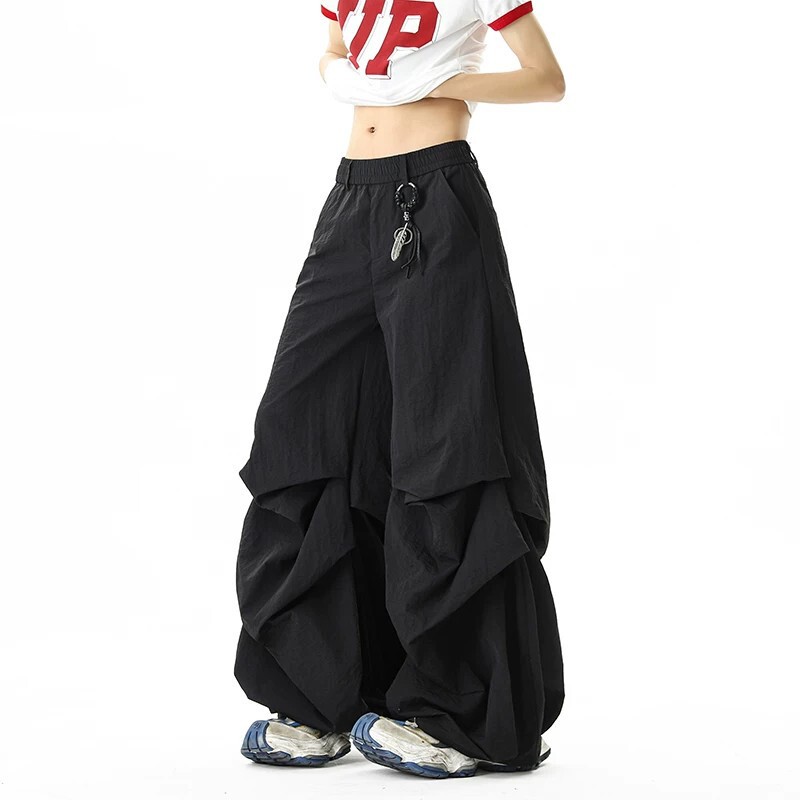 High Street Black Pleated Scimitar-Shaped Bucket Pants, Loose Casual Parachute Pants, Floor-Length Pants for Men and Women High Street Black Pleated Scimitar-Shaped Bucket Pants, Loose Casual Parachute Pants, Floor-Length Pants for Men and Women