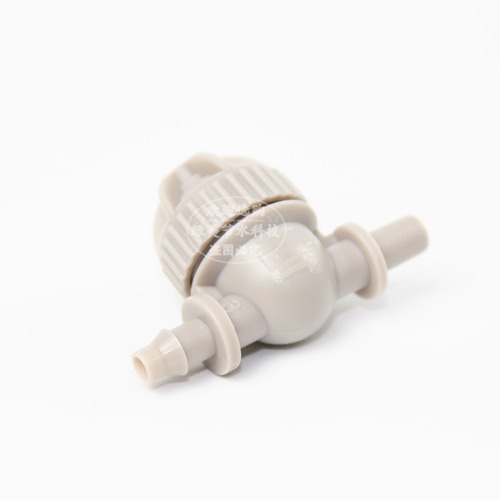 Blanco 6mm de diámetro externo de 6mm conector anti-goteo de púas, válvula de retención de fugas de microjetor desmontable y sin fugas