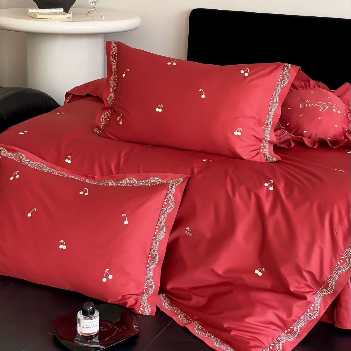 Three dimensional red festive set, 4 piece set, with embroidery, bedding