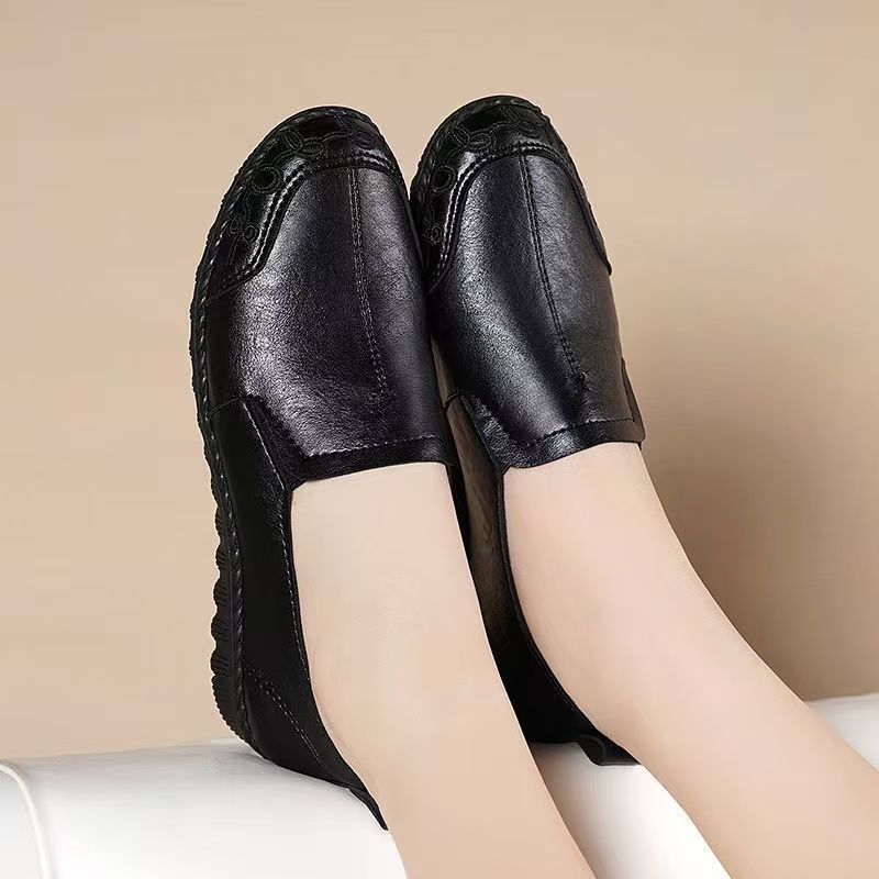 Soft leather soft bottom mother shoes flat wear-resistant waterproof bow work shoes micro-business group purchase live a generation of hair