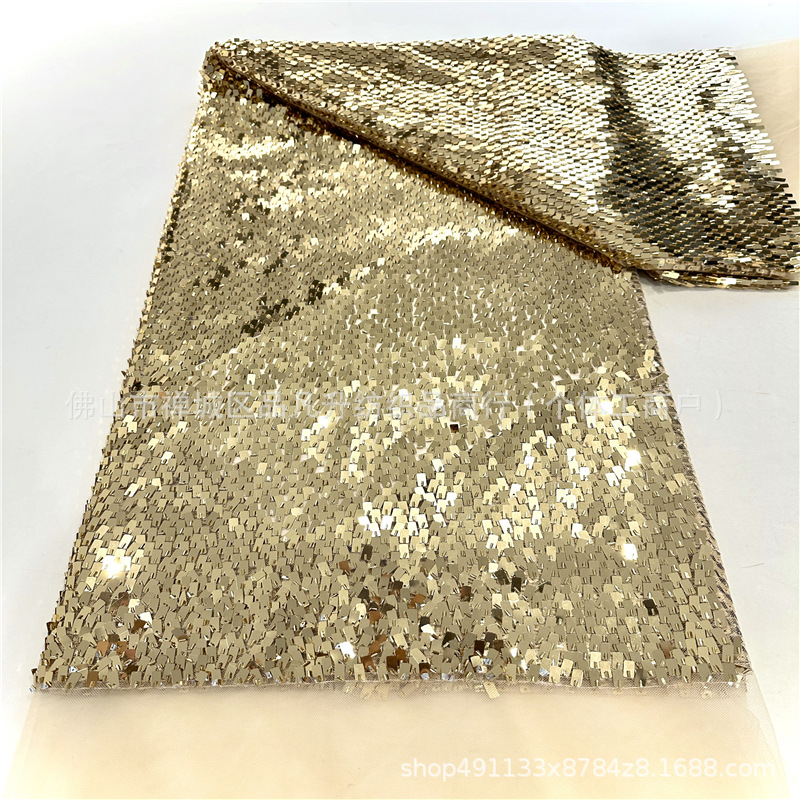 Fabricante nuevo 20 color pequeño rollo largo sequinilla tela de malla ropa de moda decoración de ropa de boda tela