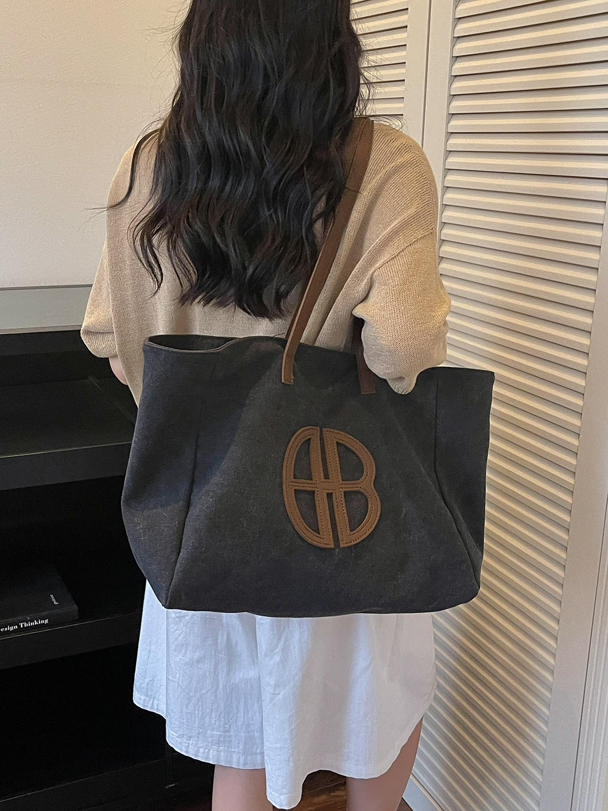 Bolsas axilales transfronterizas de gran capacidad para mujeres 2026 verano nuevo retro simple mochila de hombro de viaje bolsa de ocio