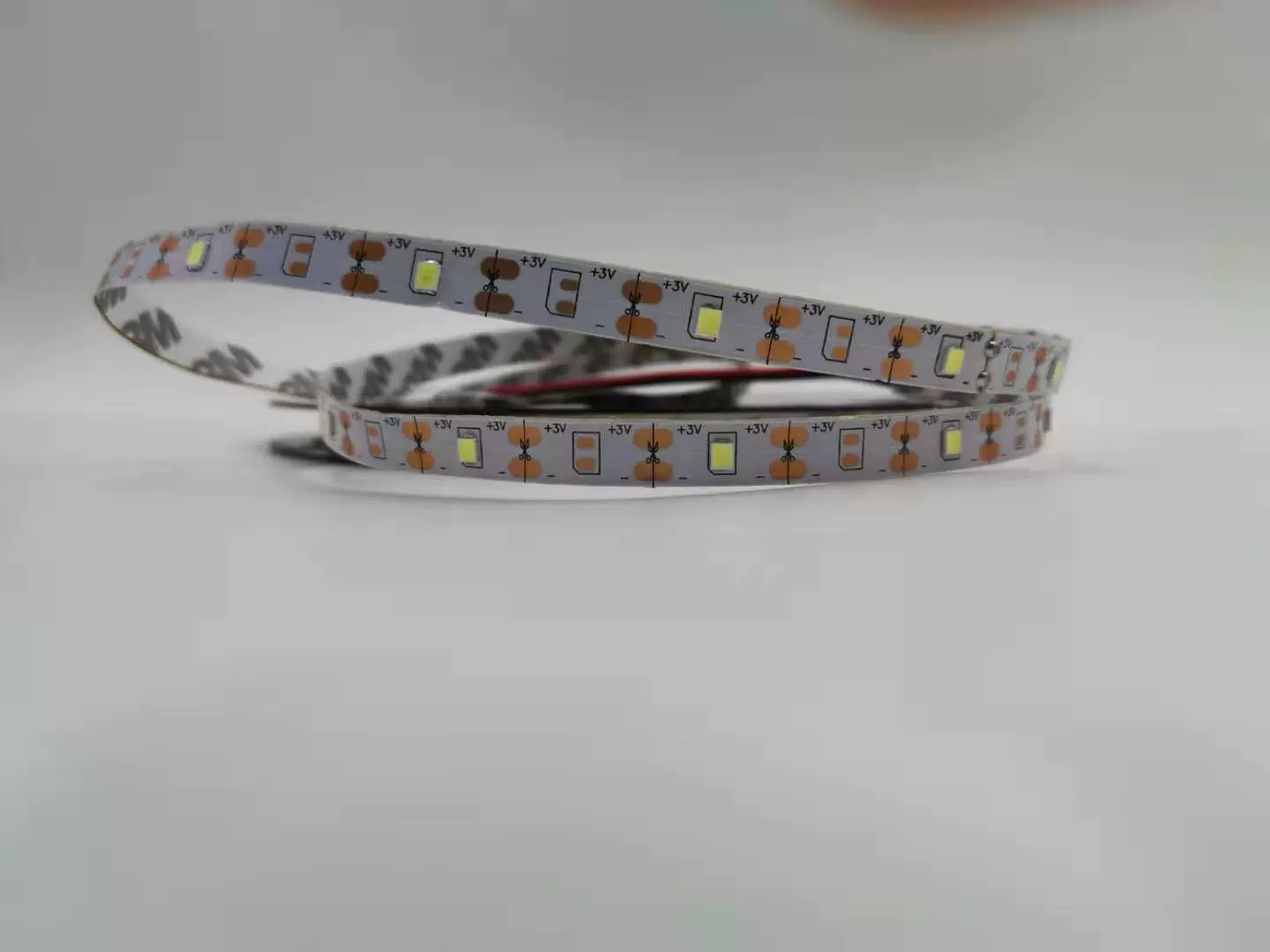 LED低压3V 电池盒灯带30灯/米 发光镜灯条发光玩具灯批发源头厂家