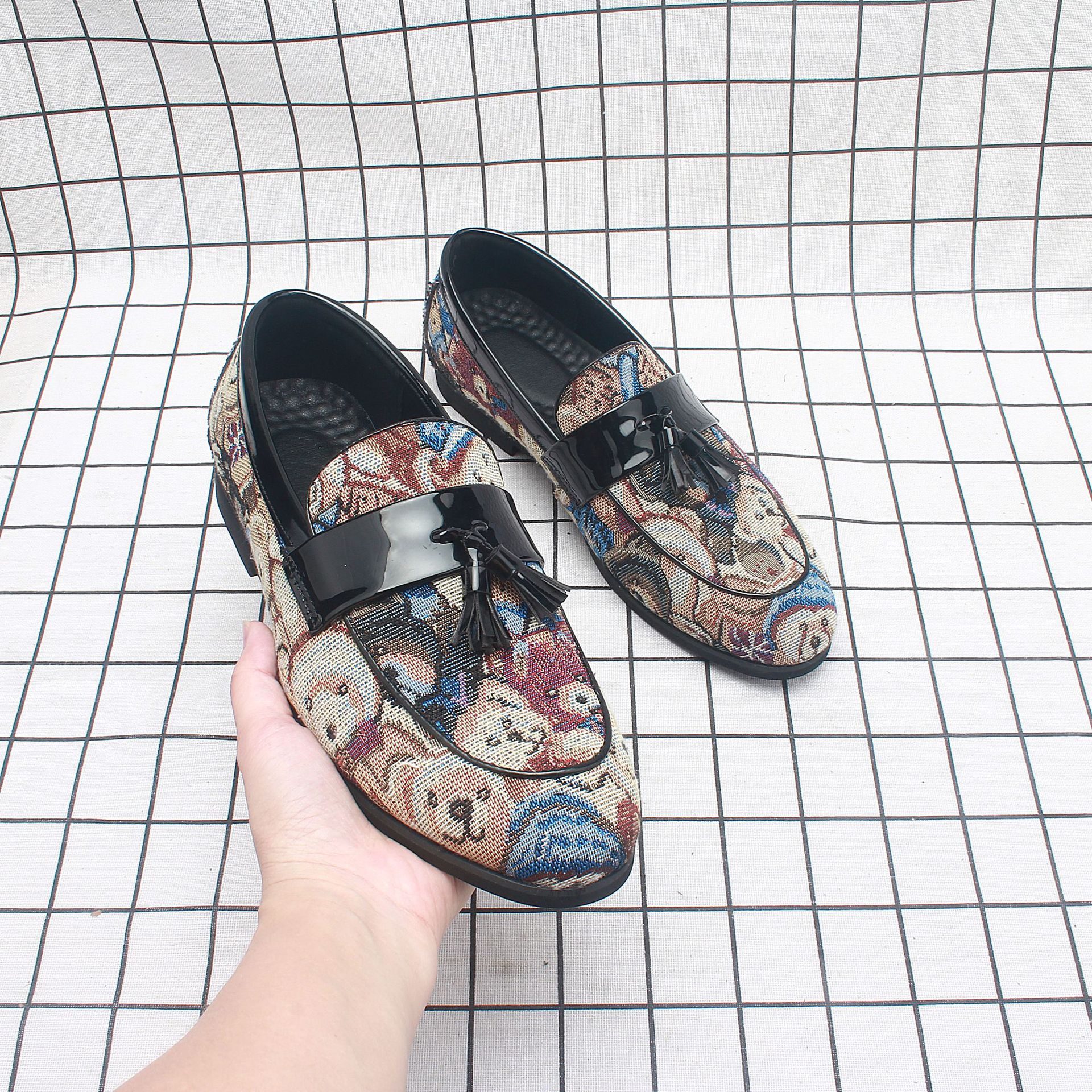 �羳��Ь����ͨ����Ь�׽���������һ�ŵ�����ƤЬ1300