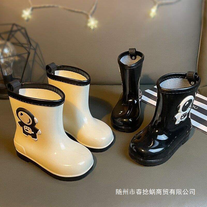 Boys' Water Shoes, Astronaut Children's Rain Boots, Plus Velvet Anti-Slip, Medium and Large Children's Anti-Slip Primary School Students' Rubber Shoes