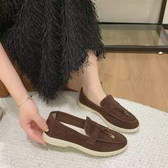 大きいサイズのフラットソールビーニーレディースシューズ 41-43 春と秋のスリッポンインターネットセレブローファーレディーススモールフレグランスソフトソール 42