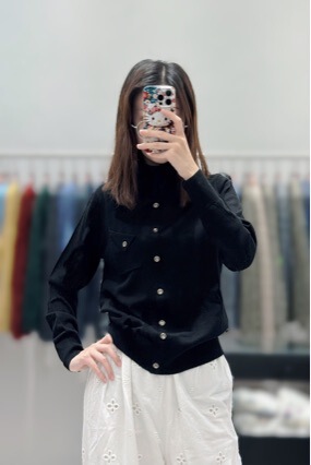 16-Gauge Ultra-Fine Merino Wool Turtleneck Base Layer