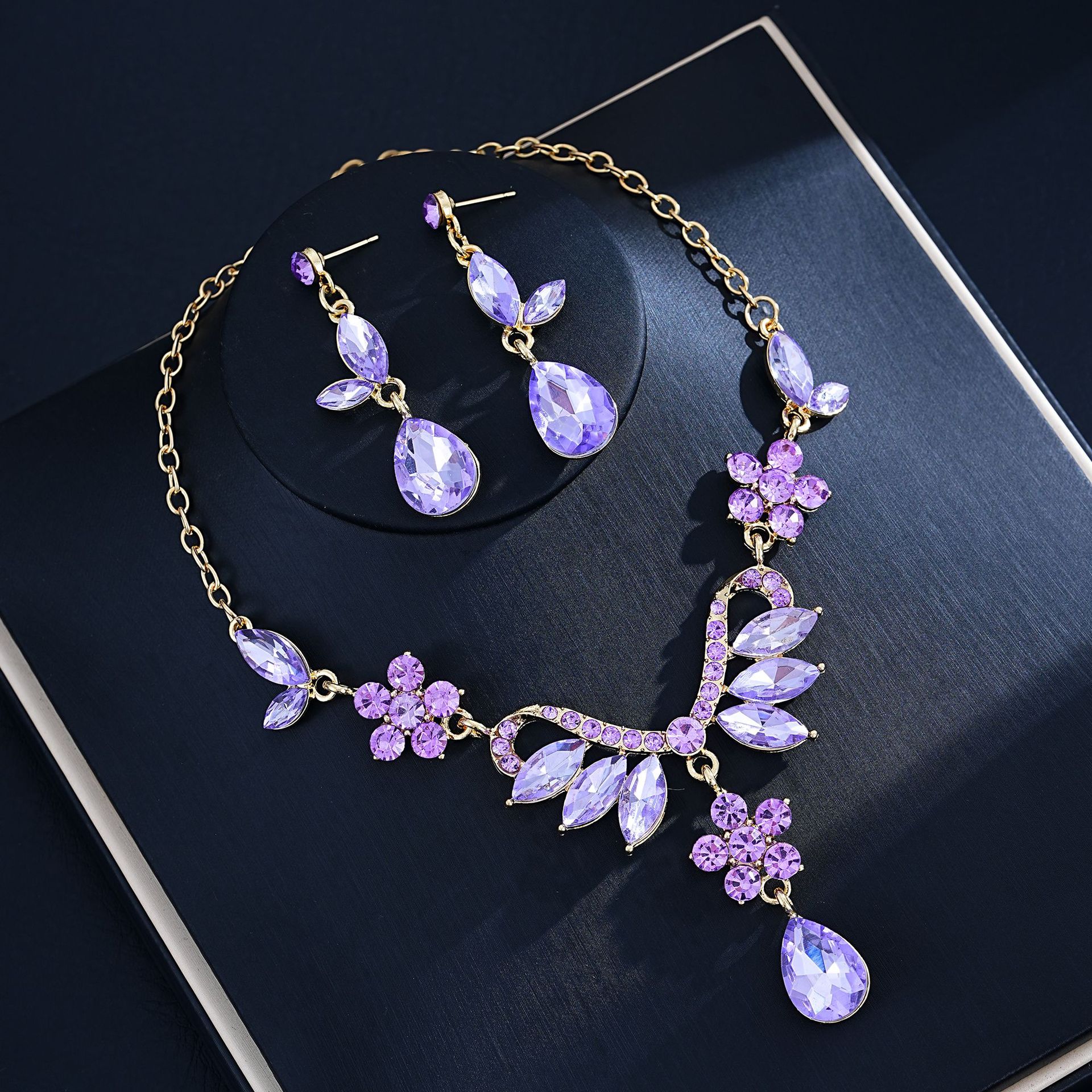 Collar de diamante dulce conjunto de pendientes de dos piezas moda temperamento cadena de clavícula joyas de boda perlas pendientes