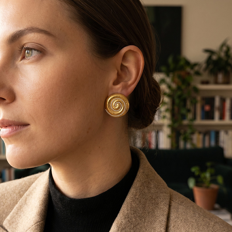 Taina europa y americana de acero inoxidable redondo perlas de diamante para mujeres no desvanecer la personalidad de la moda geométrica transfronteriza perlas para mujeres