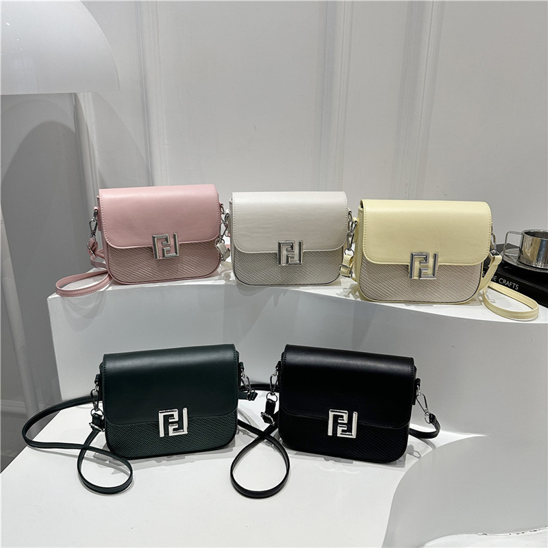 Cross-border fashion, high-quality underarm bag, 2025 summer new collection, simple tote bag, urban commuter style, small square bag for women