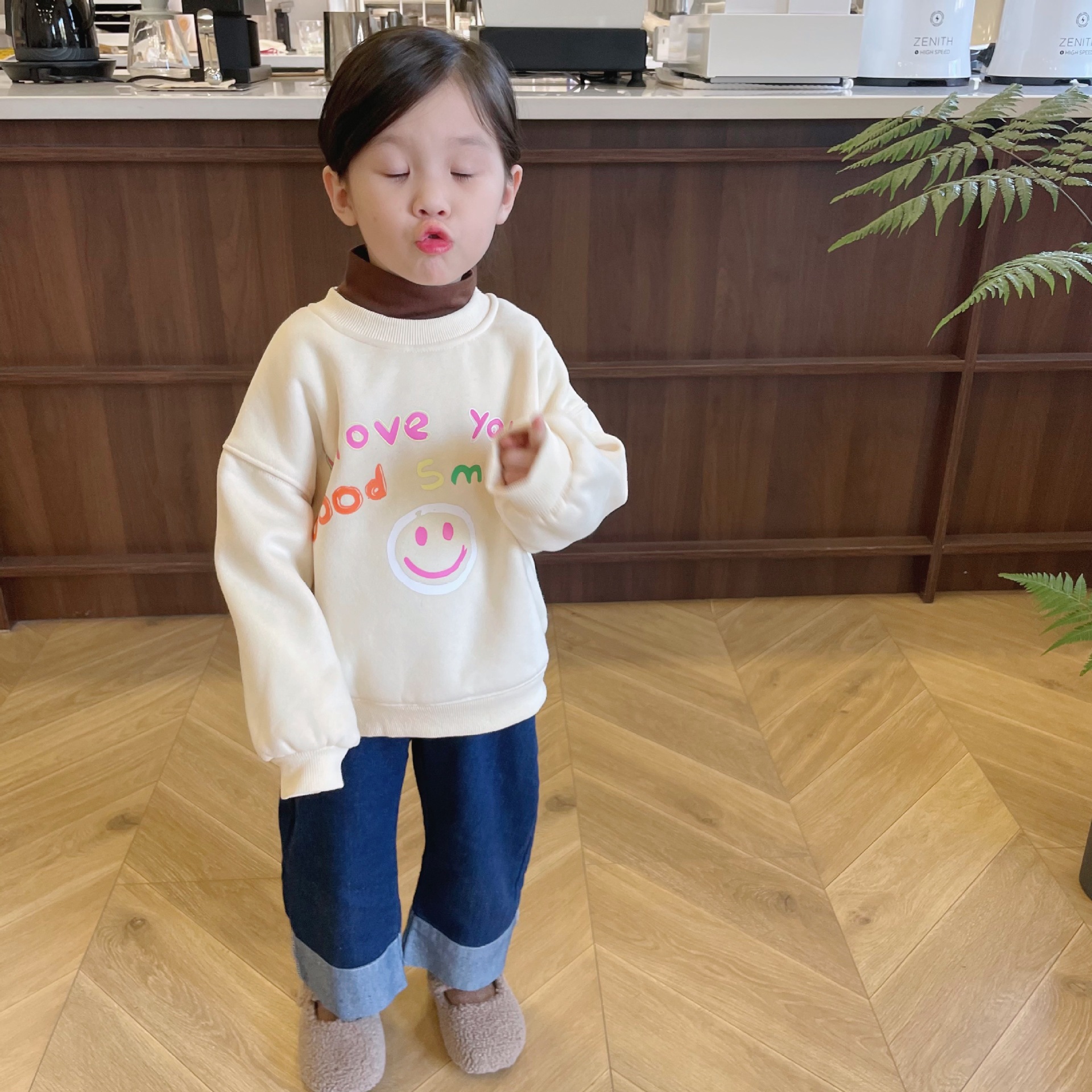 2021秋冬新品 韩版儿童刺绣笑脸卫衣 女童加厚可爱套头衫