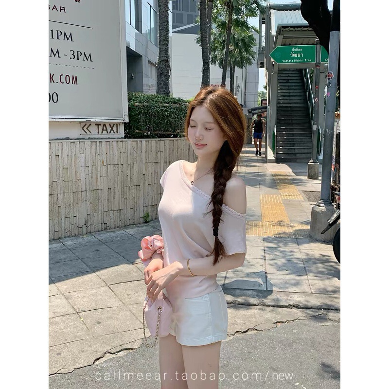 Off-Shoulder Lace Short-Sleeve Knit T-Shirt for Women, Summer Korean Style, Gentle and Elegant Design, Slimming Hot Girl Top