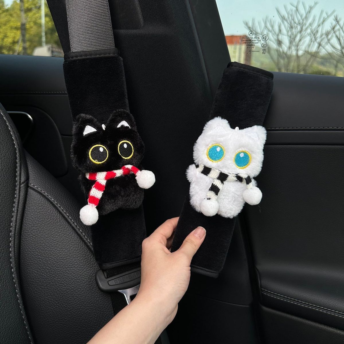 Car seatbelt shoulder pad protective cover decoration, universal for all seasons, creative cute little black cat, car interior accessories for women