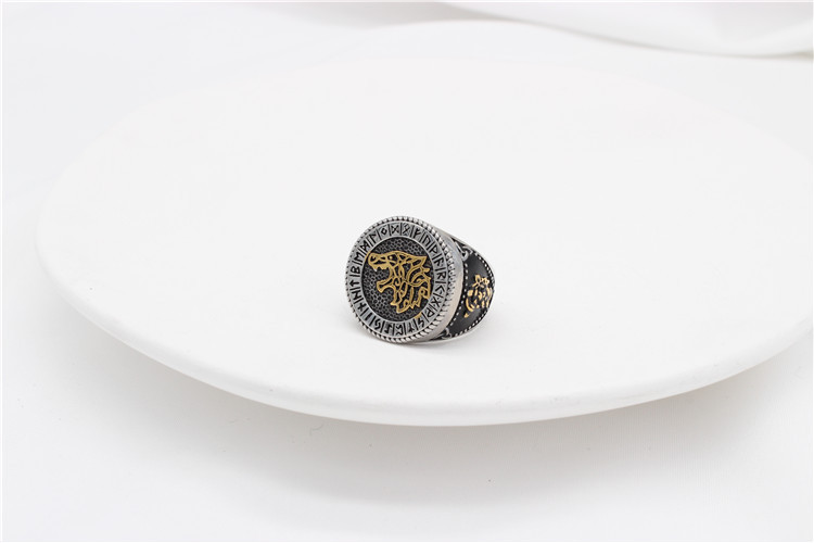 Men's Gender Retro Wolf Titanium Steel Men's Rings