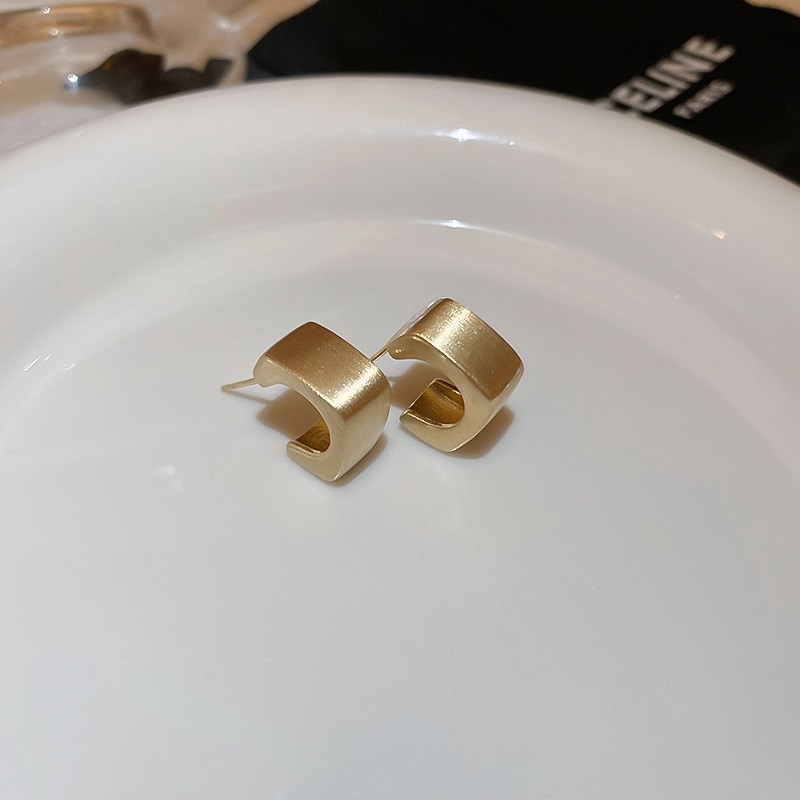 Pendientes de perlas de mariposa de flores retro de oro real, agujas de plata galvanizadas, pendientes de diseño exagerado, pendientes de sentido avanzado de nicho