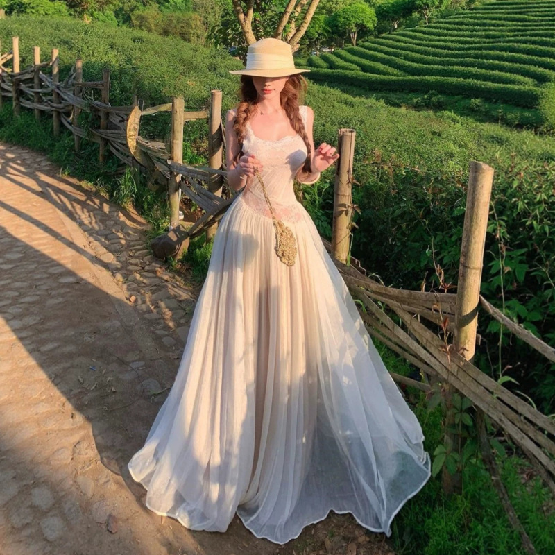 Stunning patchwork backless lace strap dress, pure and alluring, elegant and ethereal, slimming long dress for women in summer Stunning patchwork backless lace strap dress, pure and alluring, elegant and ethereal, slimming long dress for women in summer