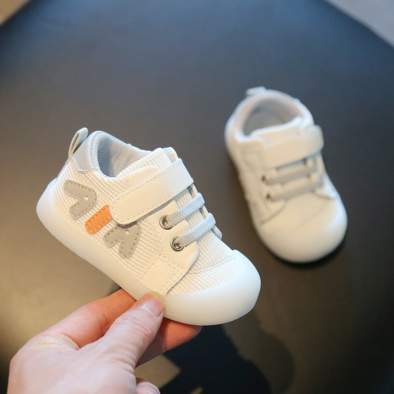 Xiaoxiao Primavera y otoño Nuevos zapatos para bebés de malla para hombres y mujeres zapatos de bebé Zapatos para niños zapatos para niños de años de edad de fondo suave zapatos para niños