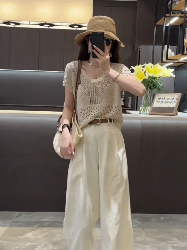 夏服、女性用の少し太くてスリムな中空半袖トップス、9点パンツ、ソルト系の軽くて大人のツーピーススーツのセット|undefined